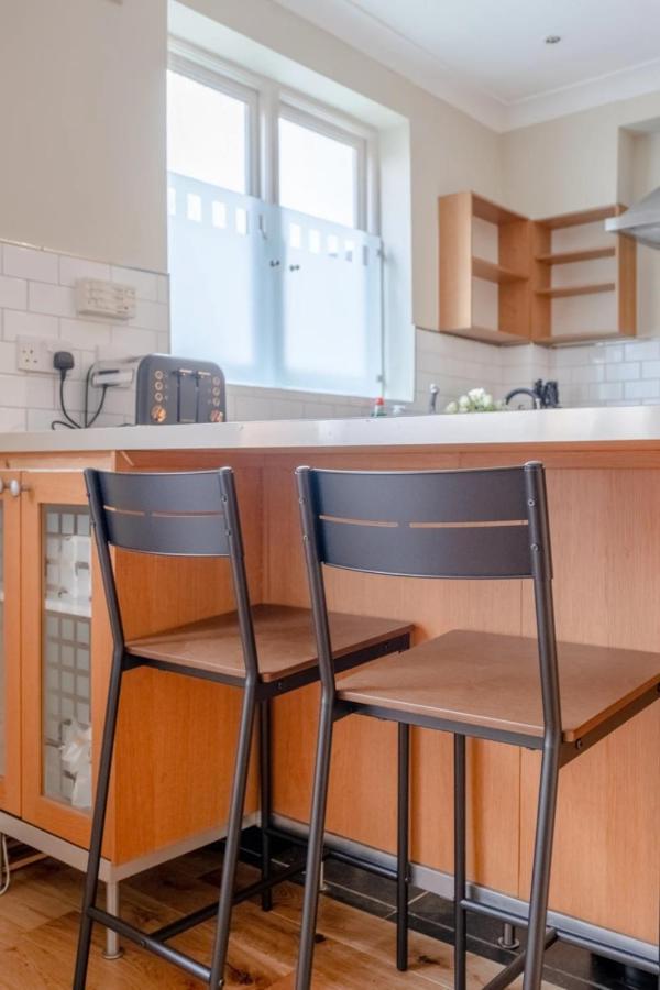 Lovely 1 Bedroom With Patio - 10 Mins From Hyde Park