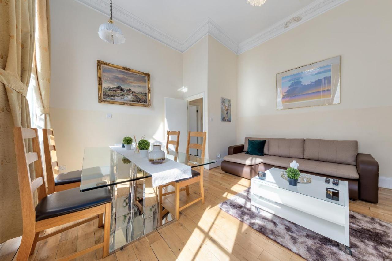 Flat In Baker Street Apartamento