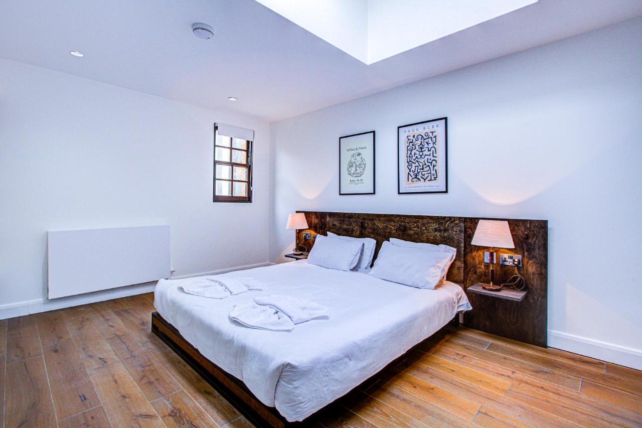 Beautiful 3-bedroom House Just Minutes From Queen's Park Tube
