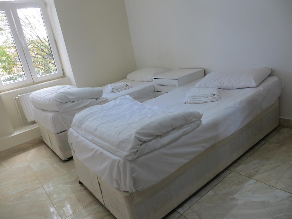 Abercorn House Hostel *