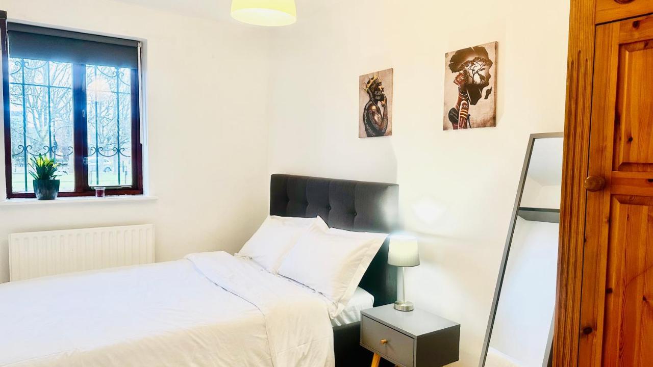 Amazing Location - Of London- 2 Bedroom Stunning Canal View House With Private Garden,parking & Balcony Apartamento