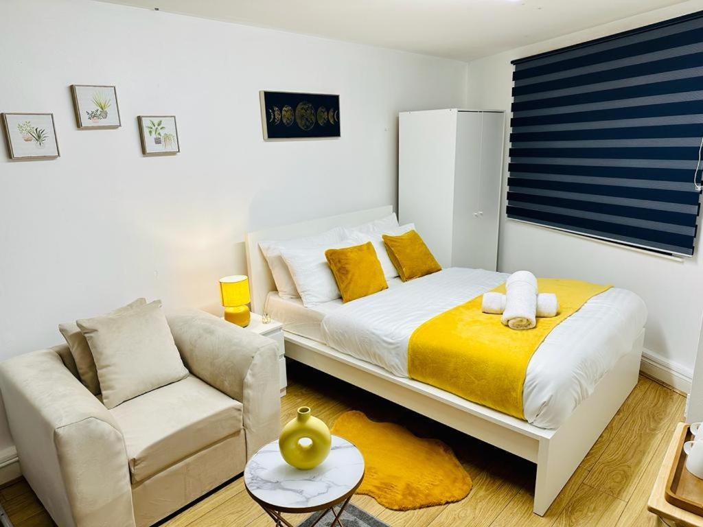 Premium Studio Flat 04 In Central *