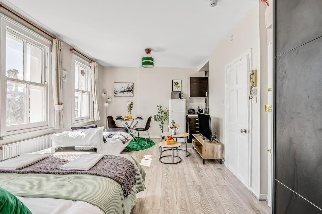 For Explorers - 3 Min Walk To Station Apartment London