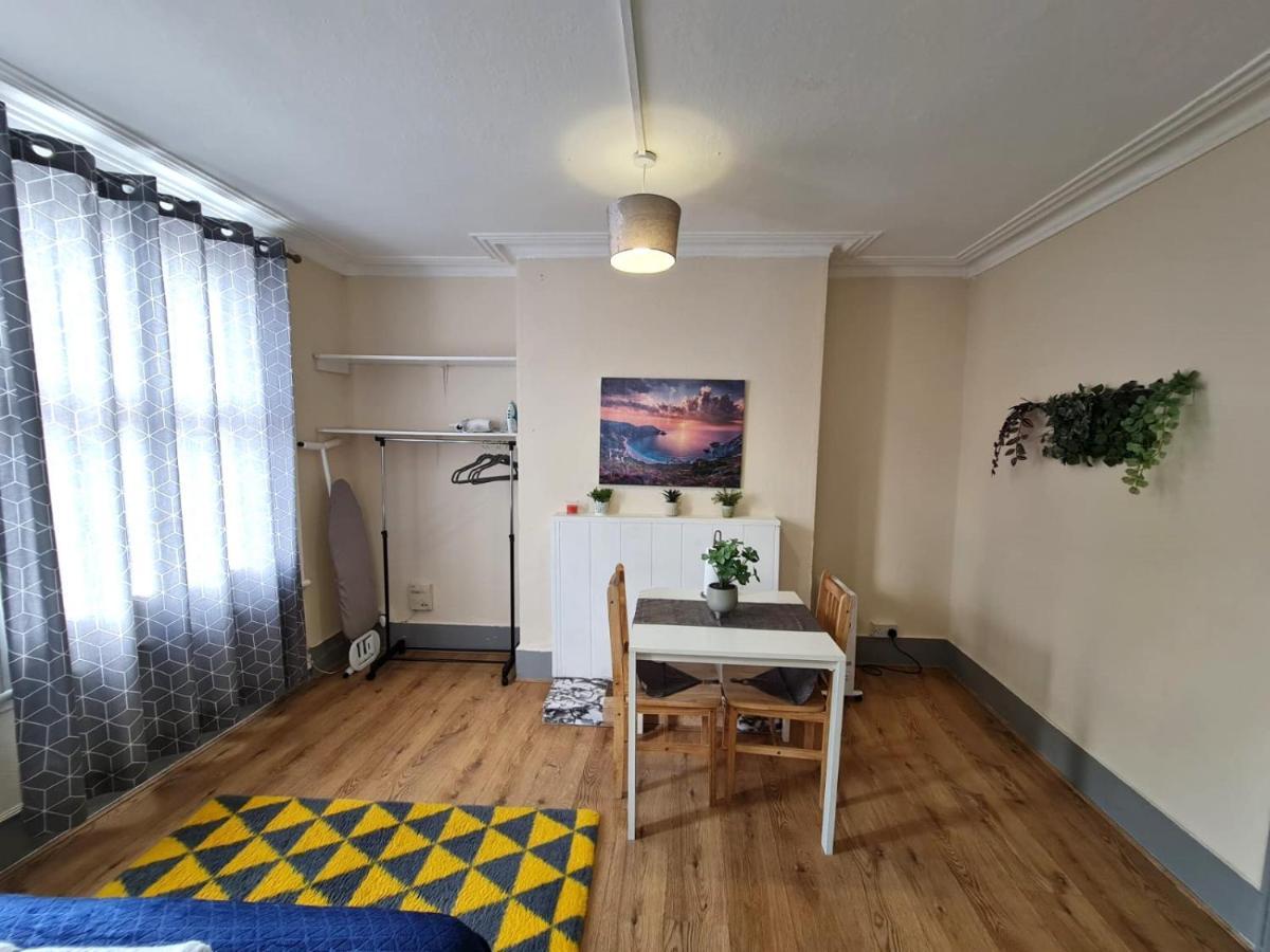 Apartment Lovely Private Near Central London