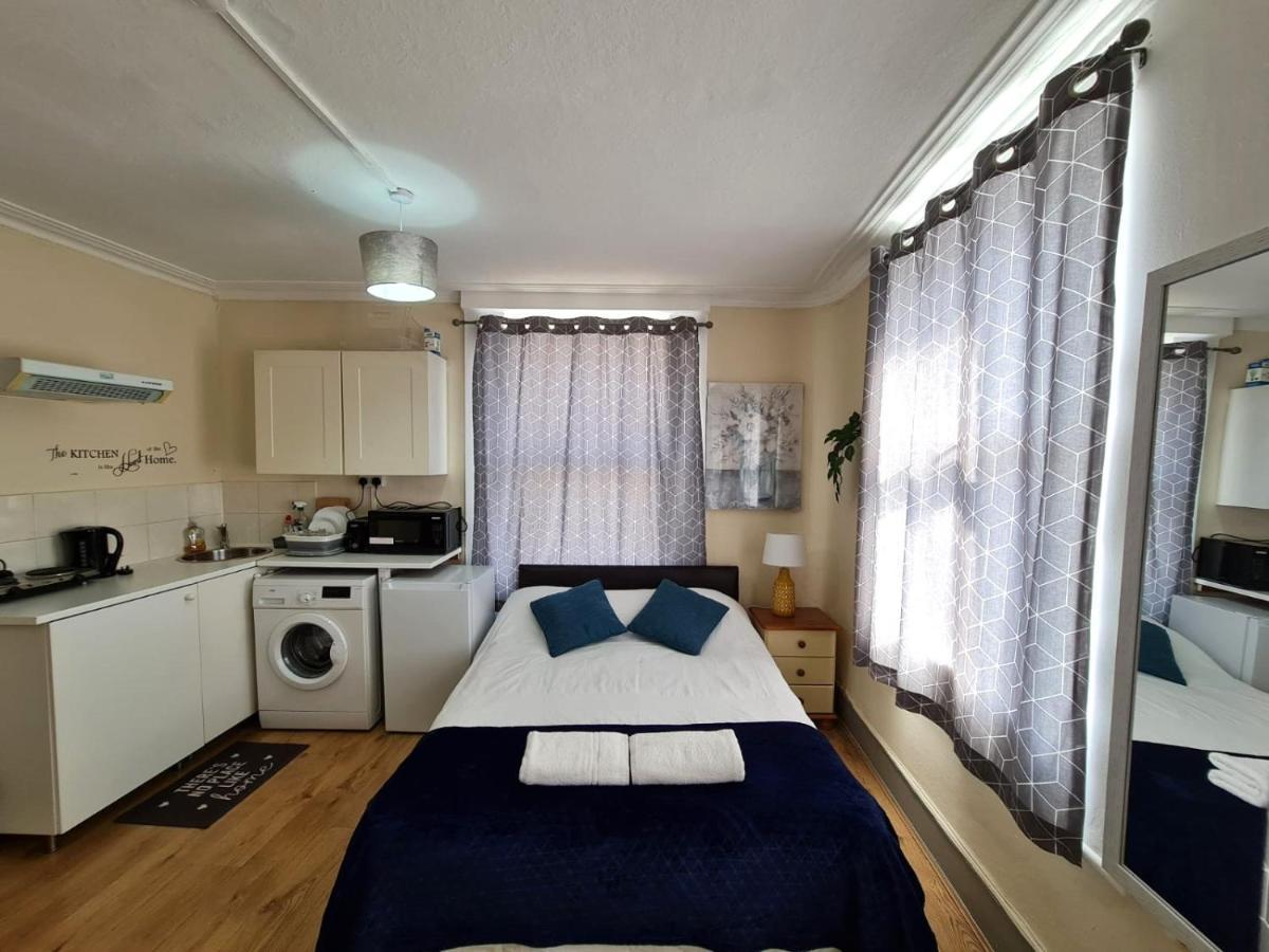 Lovely Private Near Central Apartment