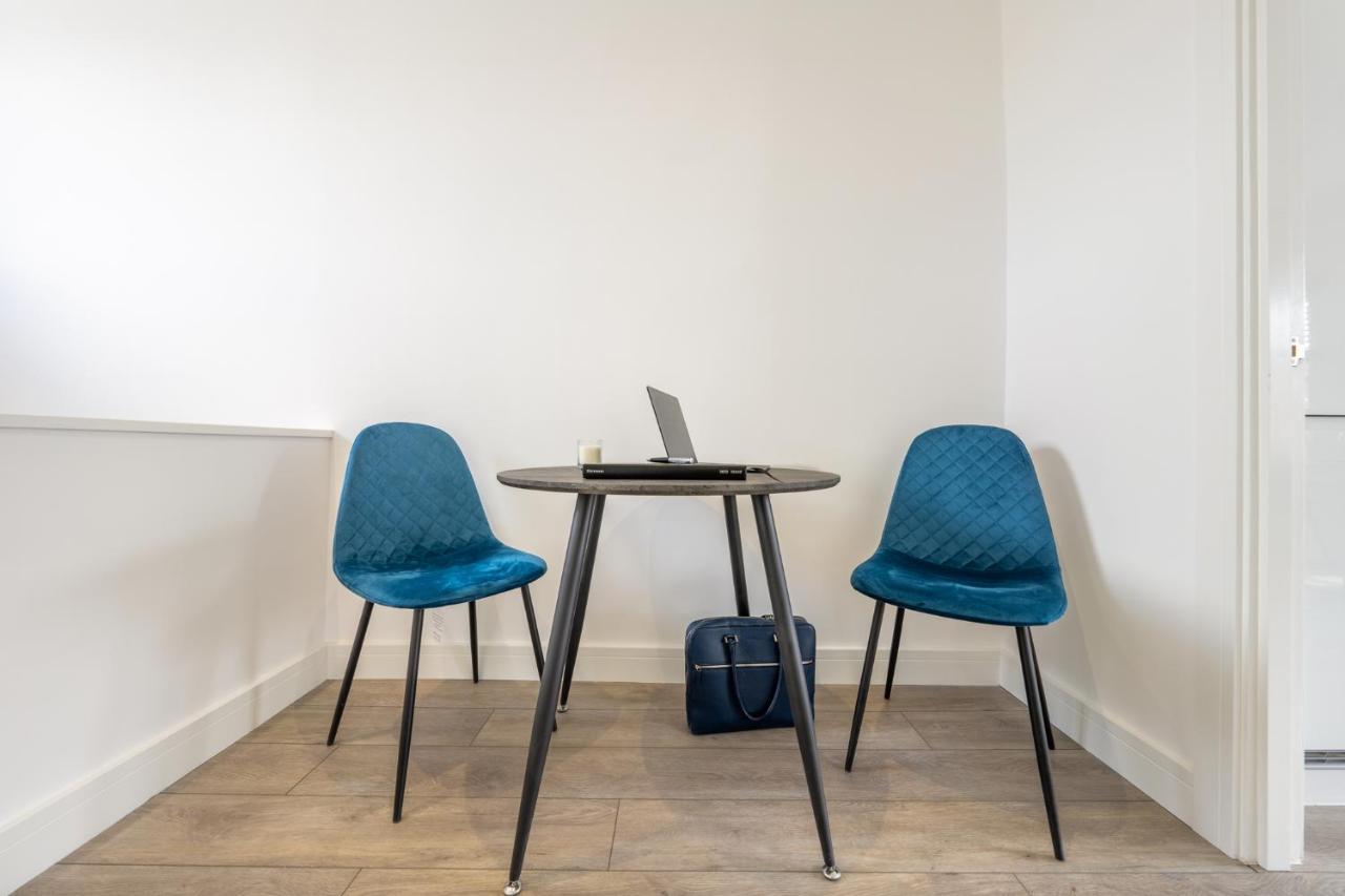 Modern Split Level 2br Spacious Maida Vale *