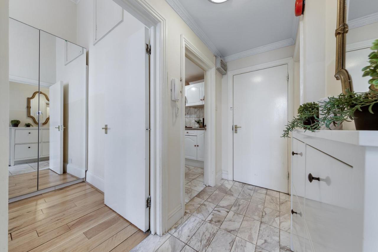 Flat In Baker Street Apartamento