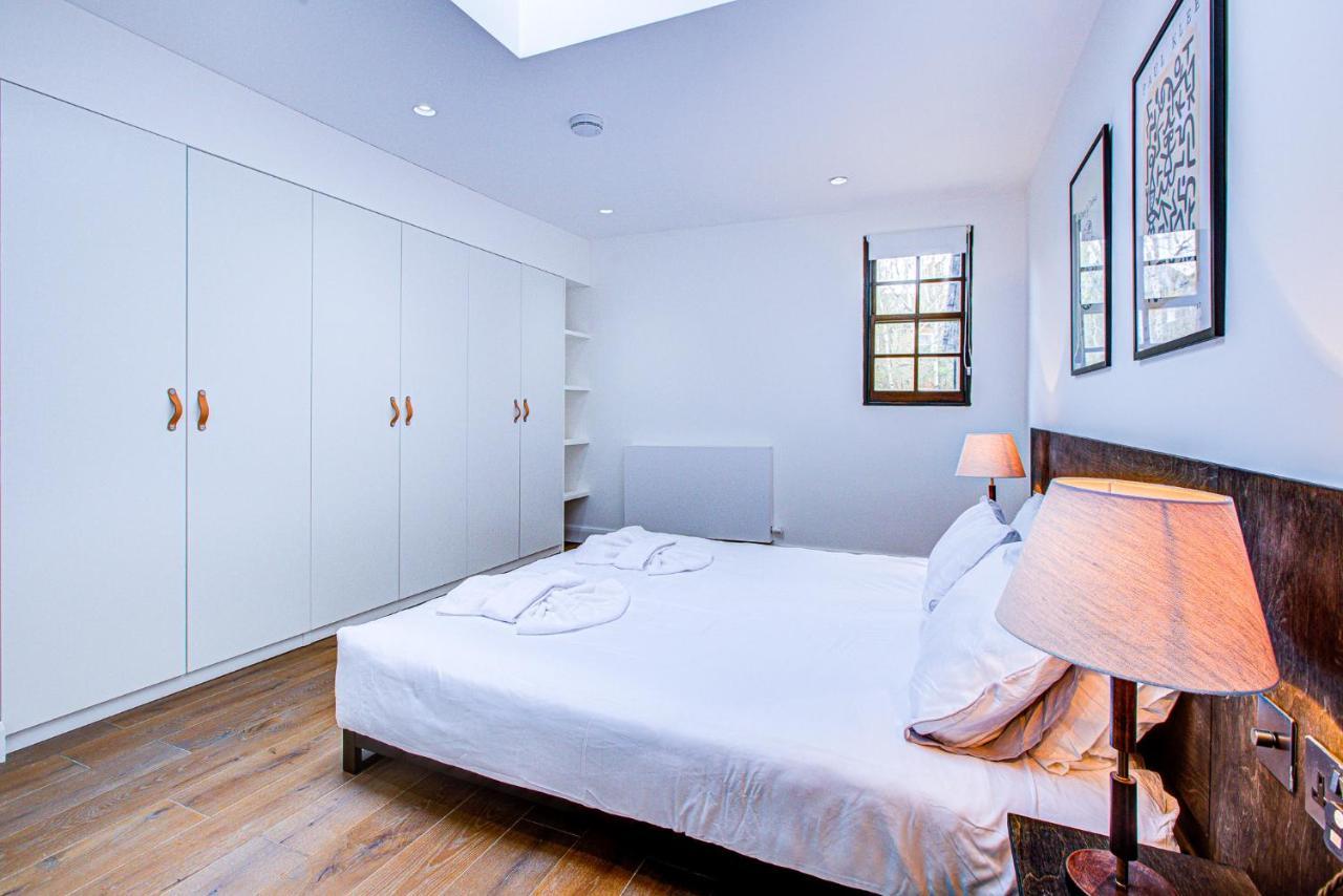 Beautiful 3-bedroom House Just Minutes From Queen's Park Tube Londen