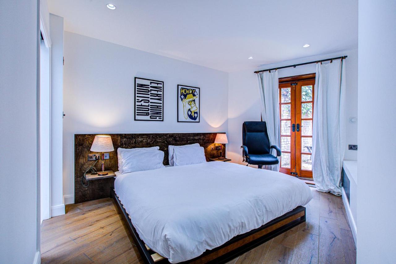 Beautiful 3-bedroom House Just Minutes From Queen's Park Tube