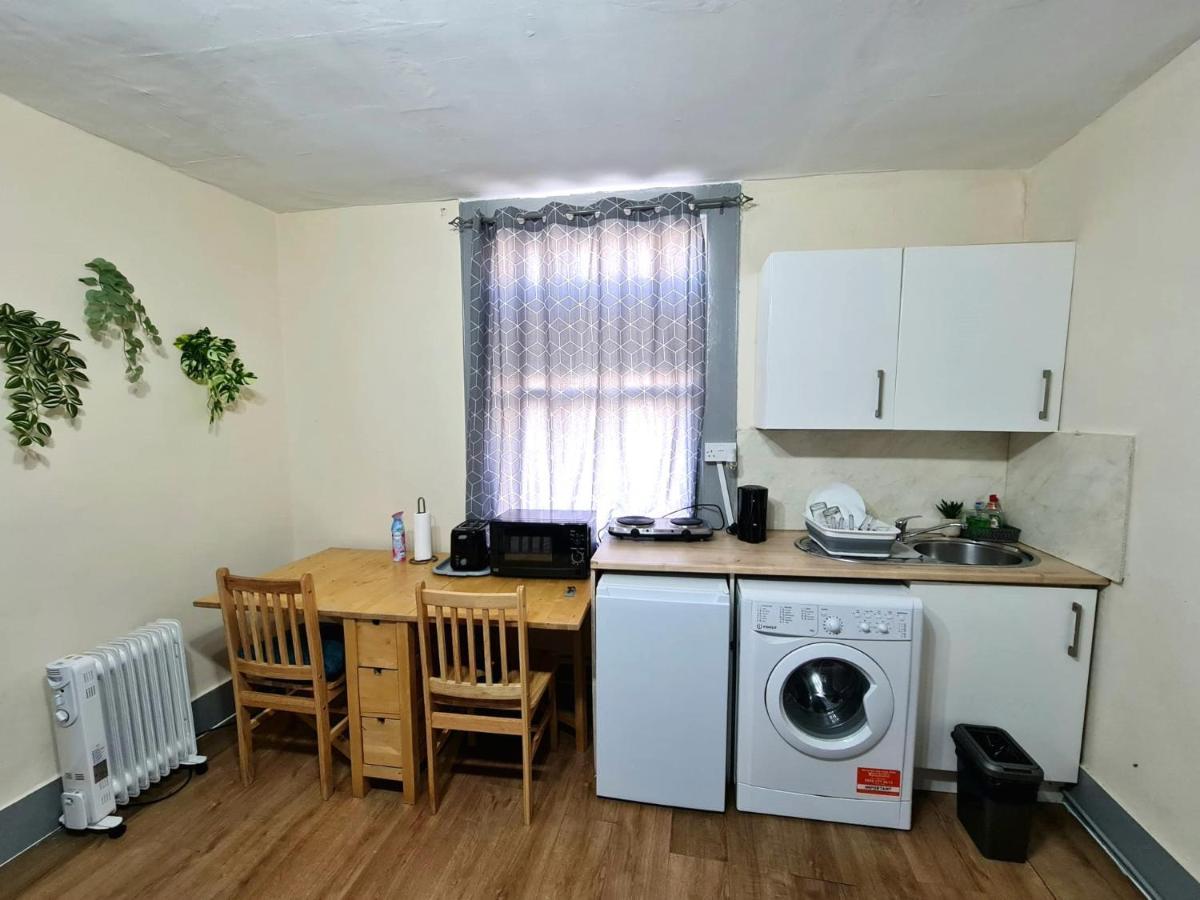 Lovely Private Near Central Apartment London