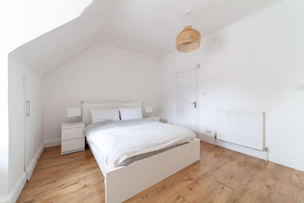 2 Bedroom Duplex Londres