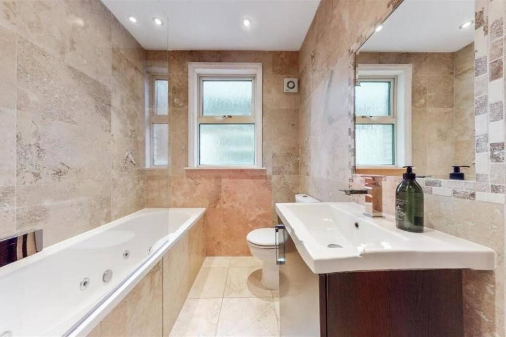 2 Bedroom Duplex * Londres