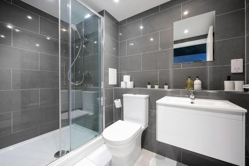 Canary Wharf By Hiatus Concierge *