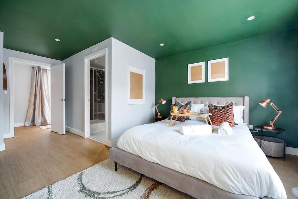 Canary Wharf By Hiatus Concierge