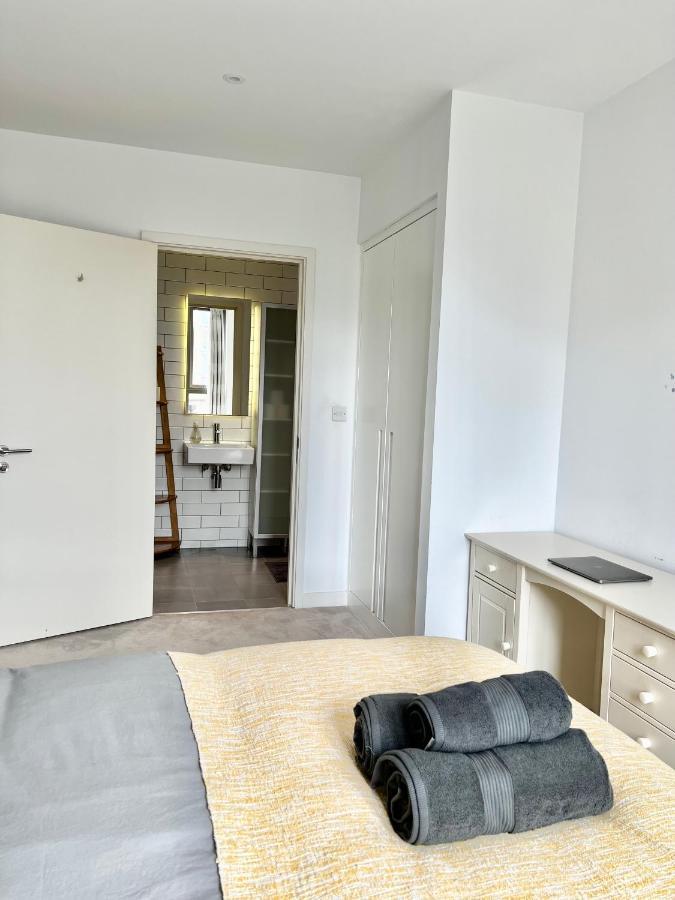 Luxury 2 Bedroom 2 Bathroom - City Airport Apartamento Londres