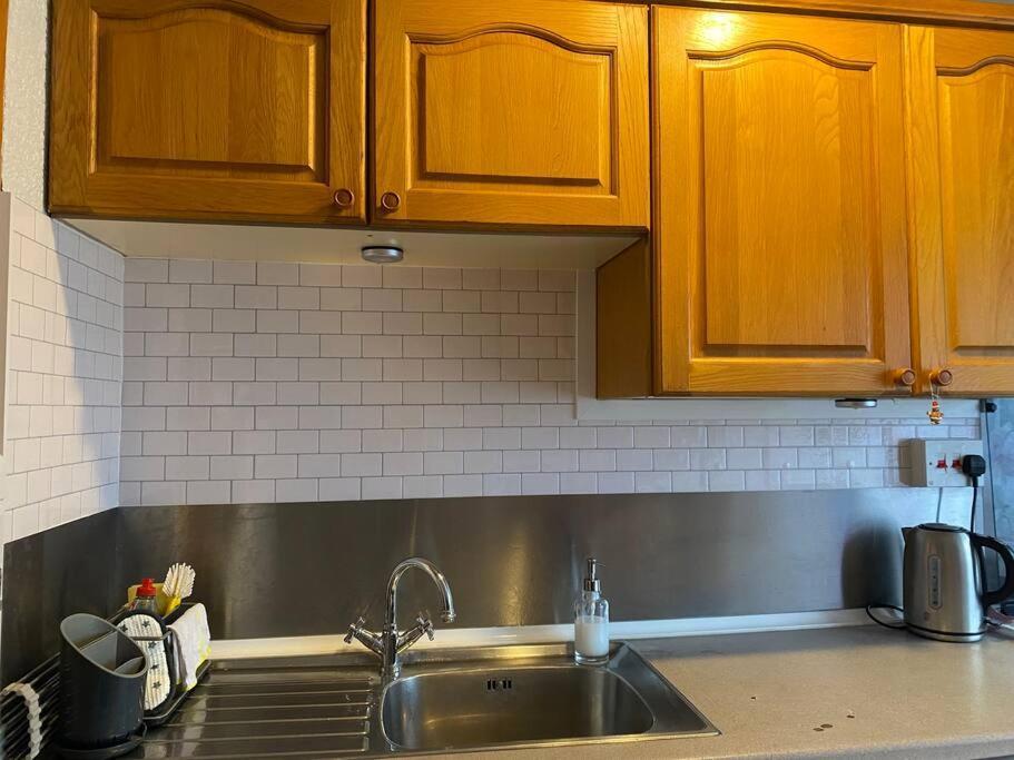 One Double Bedroom In A Shared Apartamento