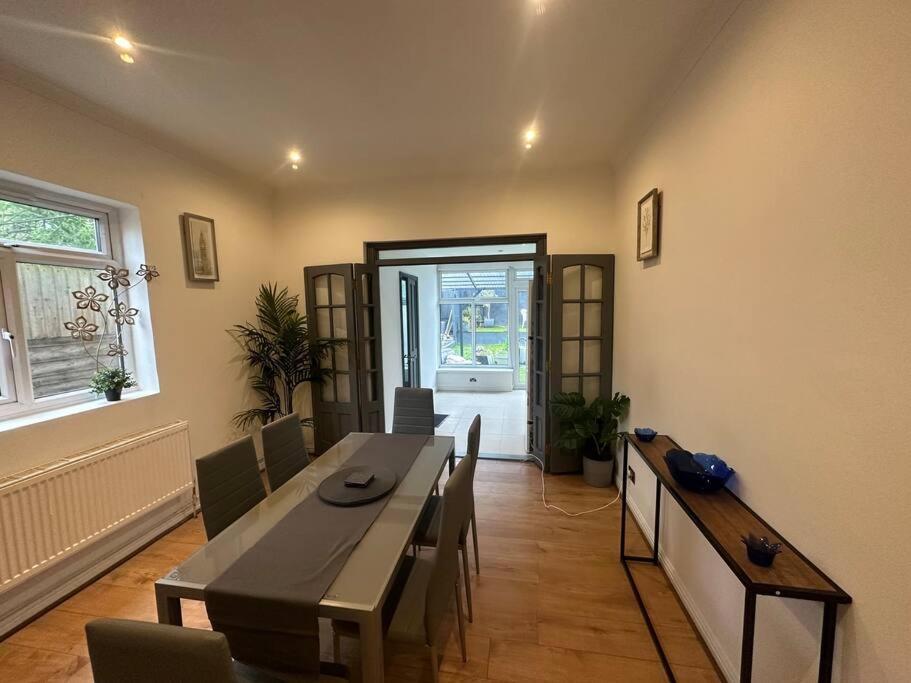 Hébergement de vacances 5 Bedroom House Se6