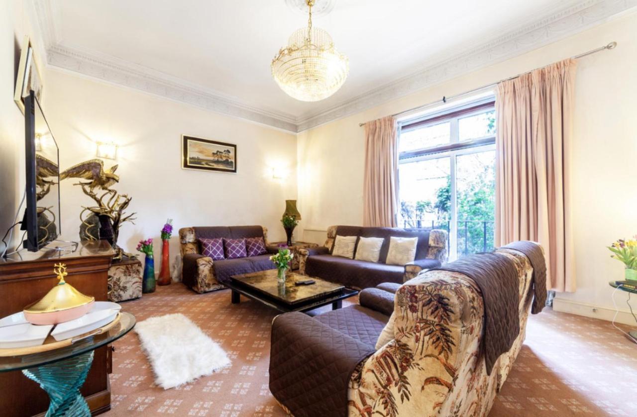 Large 3 Bed In Kensington Gardens Appartement *
