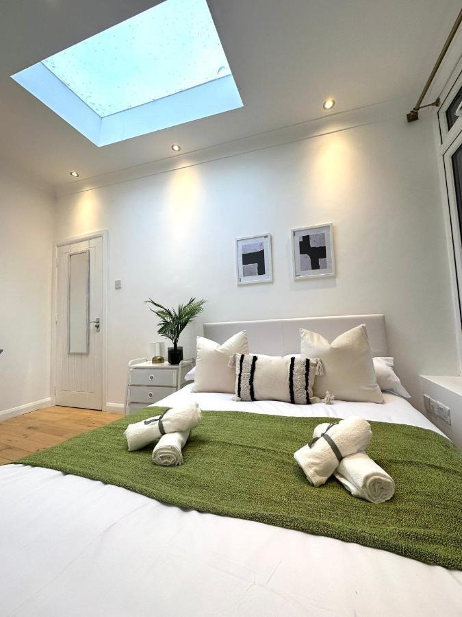 Сasa de vacaciones Modern In Spacious Londres