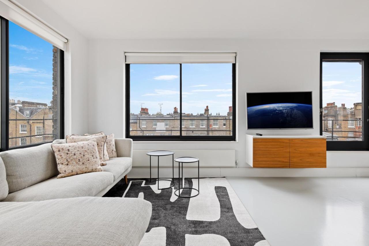 Luxurious Harrods Penthouse With Stunning Views * London