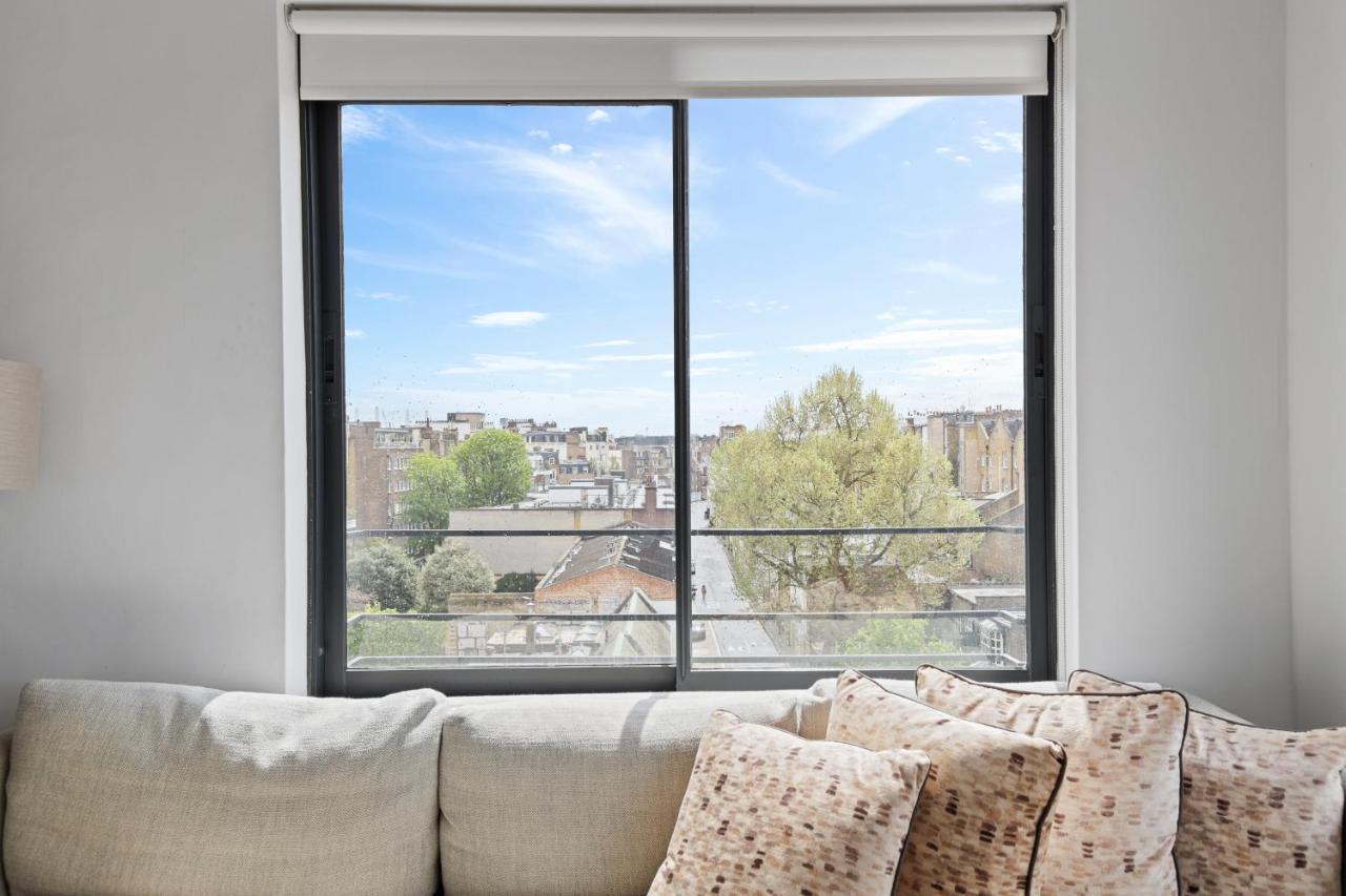 Luxurious Harrods Penthouse With Stunning Views Apartment London