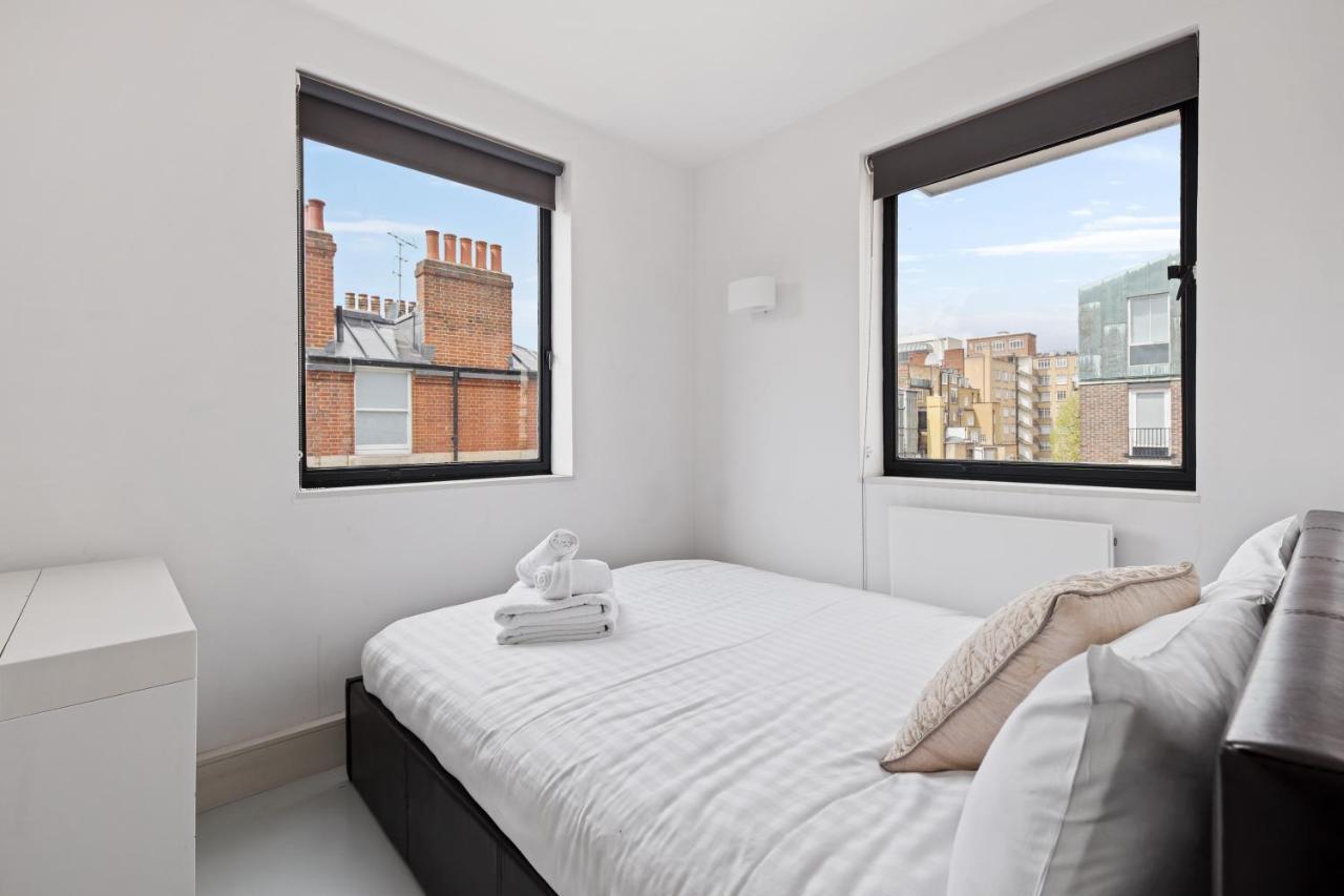 Apartment Luxurious Harrods Penthouse With Stunning Views