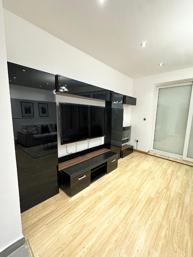 Relaxing In Spacious House * Londres