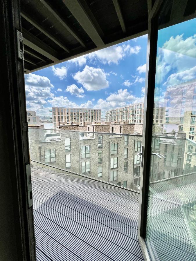 Luxury 2 Bedroom 2 Bathroom - City Airport * Londres