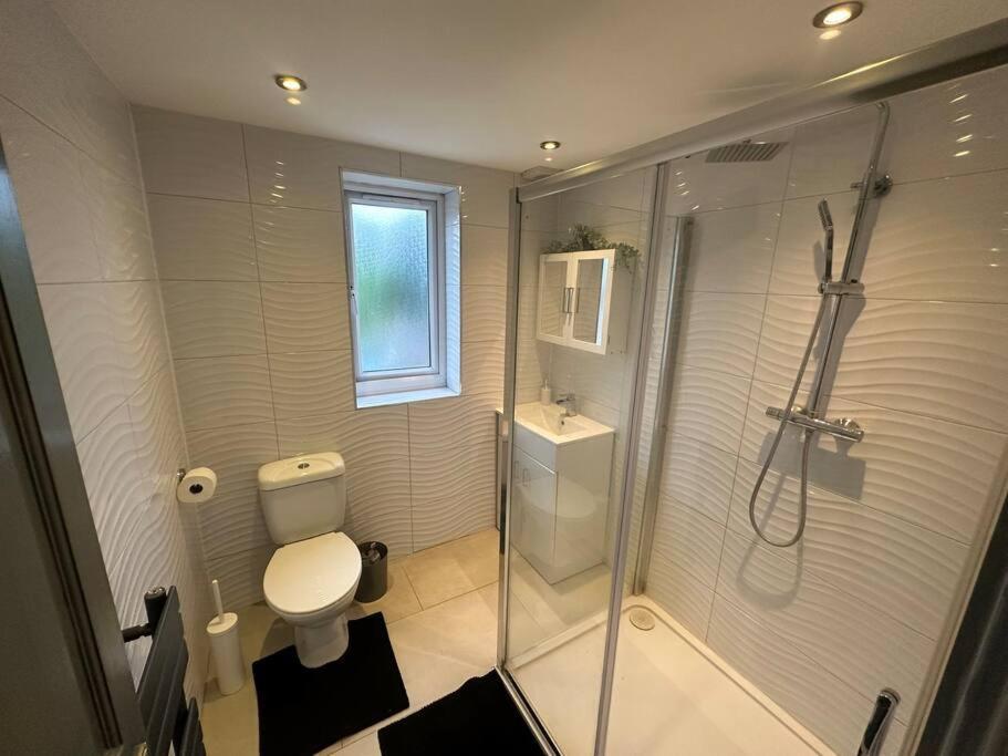 Hébergement de vacances 5 Bedroom House Se6 *