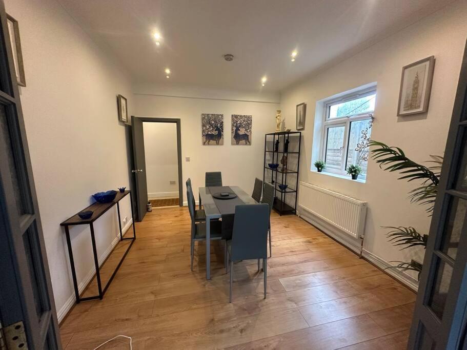 5 Bedroom House Se6 * Londres