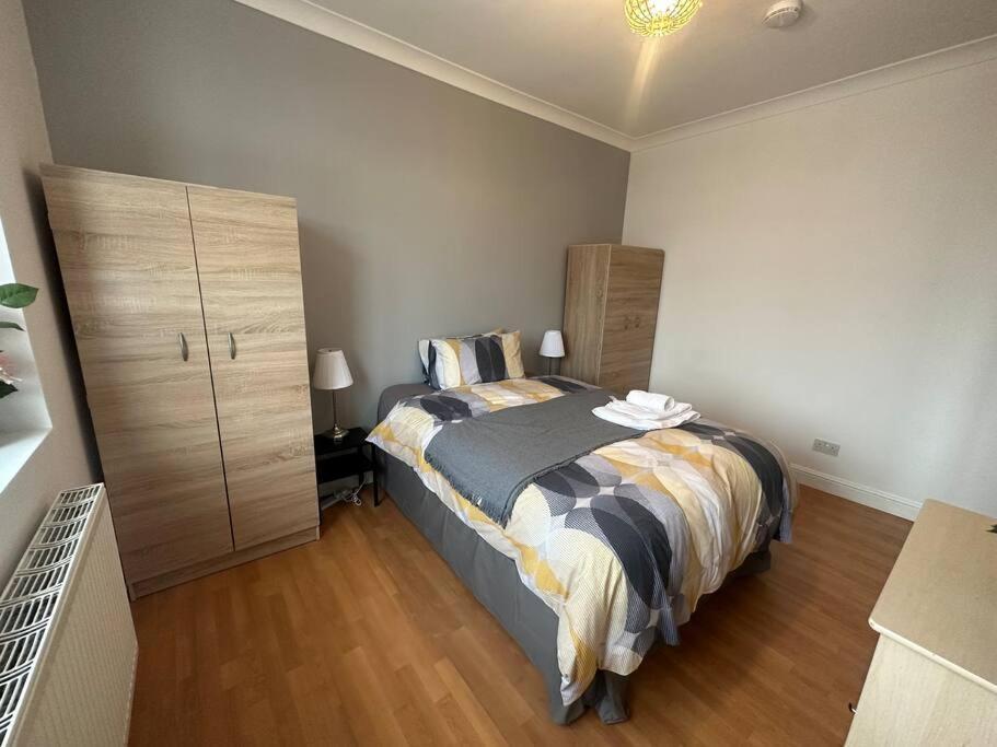 5 Bedroom House Se6 * Londres