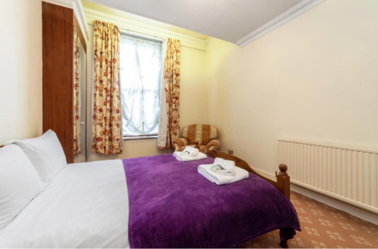 Large 3 Bed In Kensington Gardens Appartement