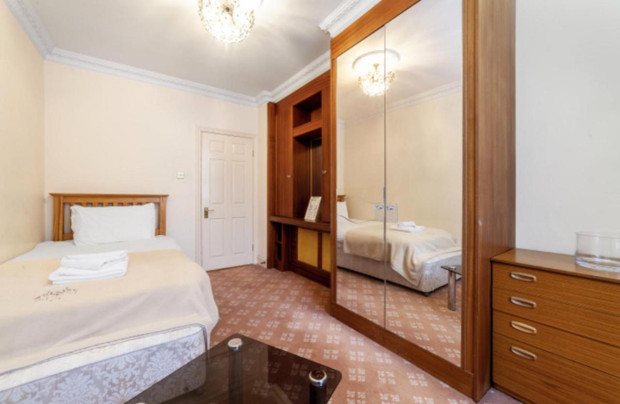 Appartement Large 3 Bed In Kensington Gardens *