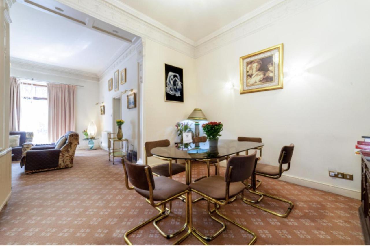 Large 3 Bed In Kensington Gardens Appartement *