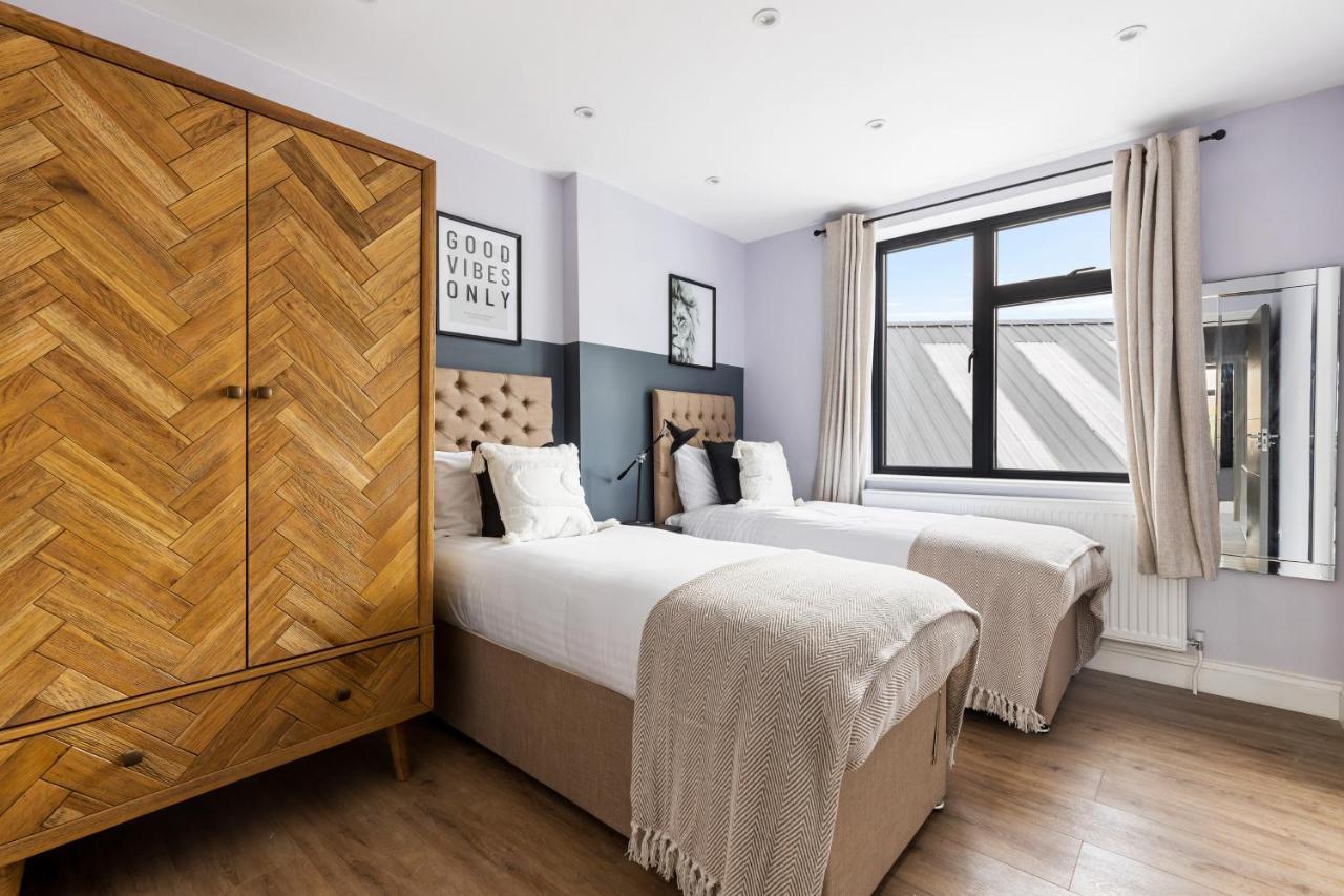 Apartment Stylish & Spacious 3 Bed With Fast Wifi, Close To Tube & Wembly London