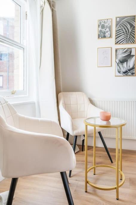 Сasa de vacaciones House 10 Mins To Tower Bridge Hot Tub & Parking