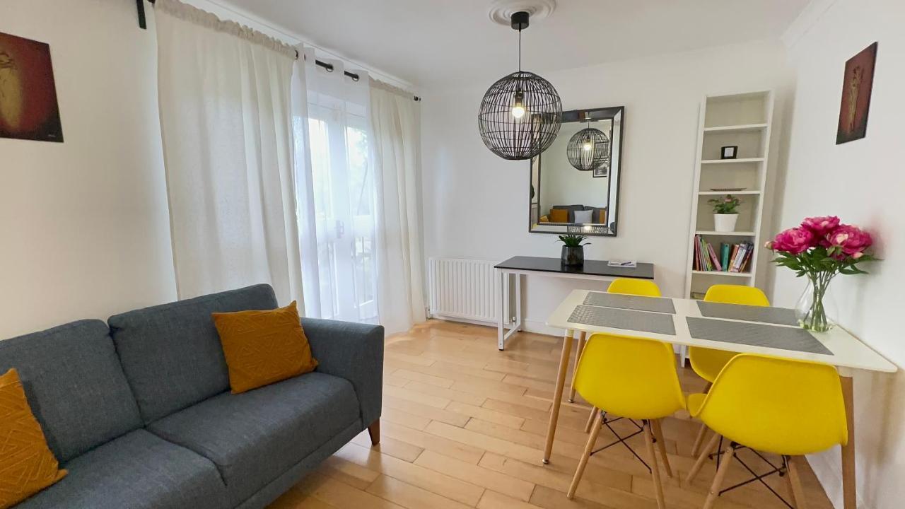 Amazing Location - Of London- 2 Bedroom Stunning Canal View House With Private Garden,parking & Balcony *