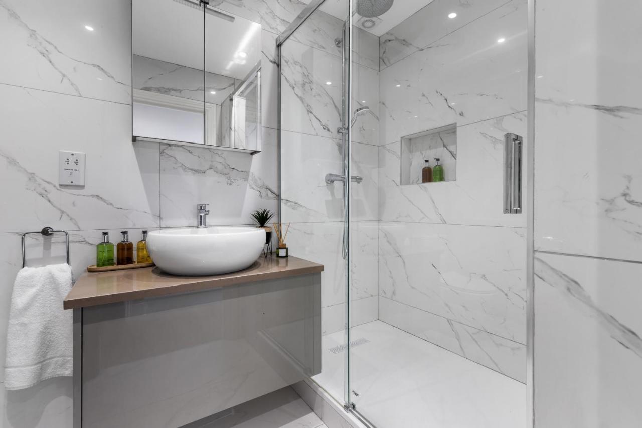 Apartment Stylish & Spacious 3 Bed With Fast Wifi, Close To Tube & Wembly *