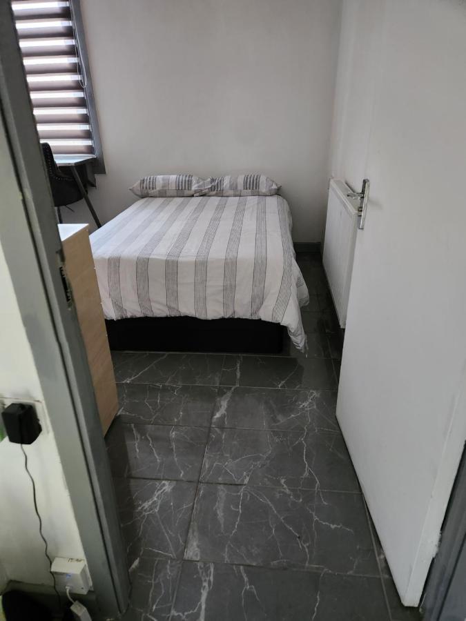 Apartment Palace Road