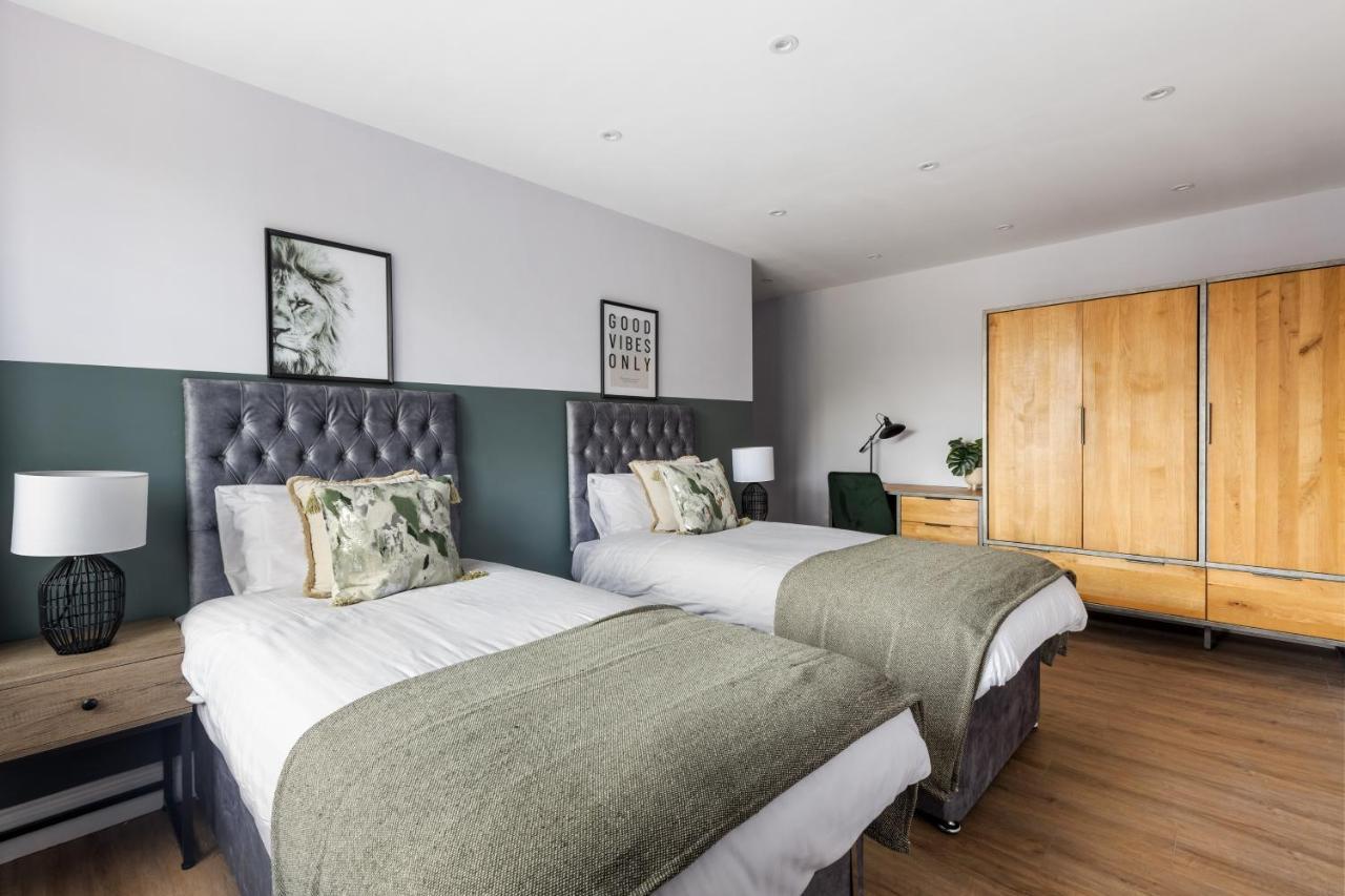 Apartment Stylish & Spacious 3 Bed With Fast Wifi, Close To Tube & Wembly