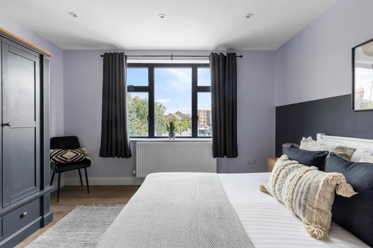 Apartment Stylish & Spacious 3 Bed With Fast Wifi, Close To Tube & Wembly