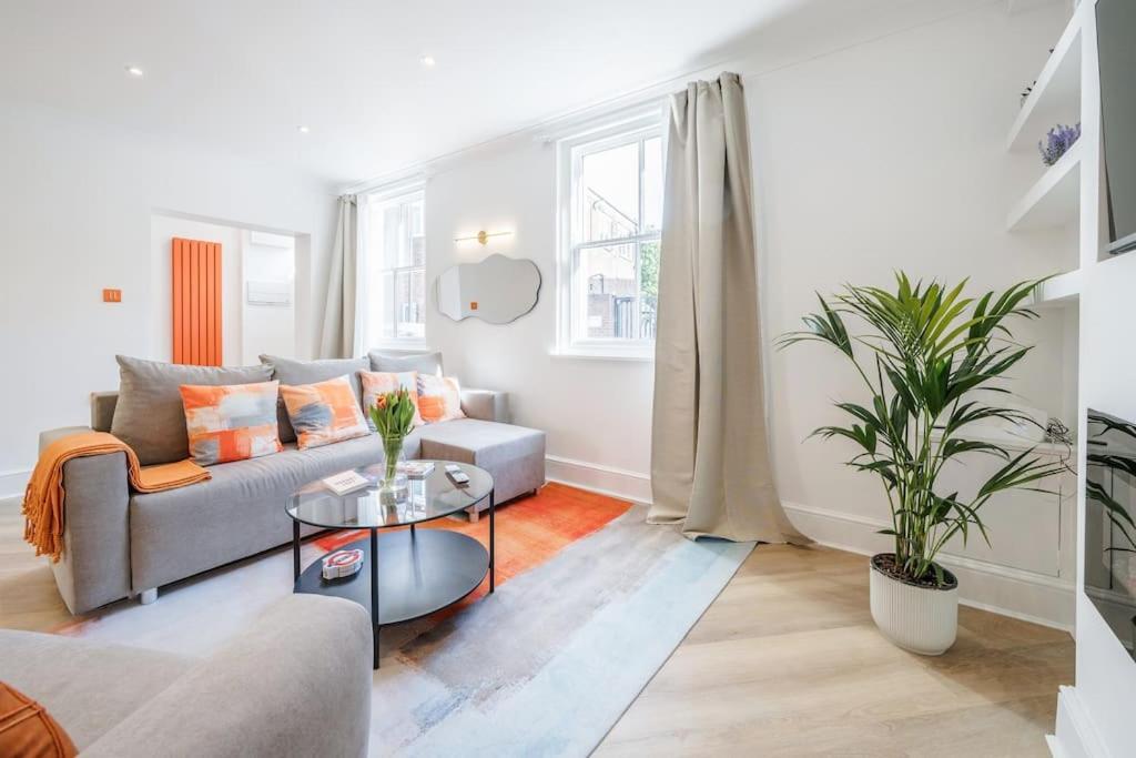 House 10 Mins To Tower Bridge Hot Tub & Parking Сasa de vacaciones Londres
