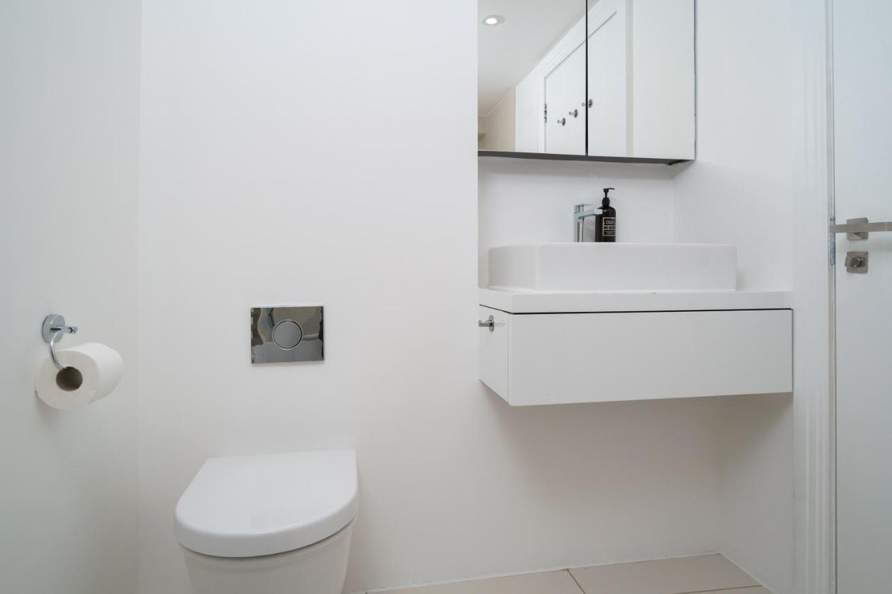 Apartment Aircon 2 Bedr, 3 Beds, 2 Bath Covent Garden, Subway London