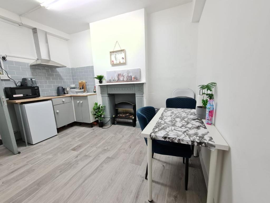 Lovely Private Near Central Apartment *