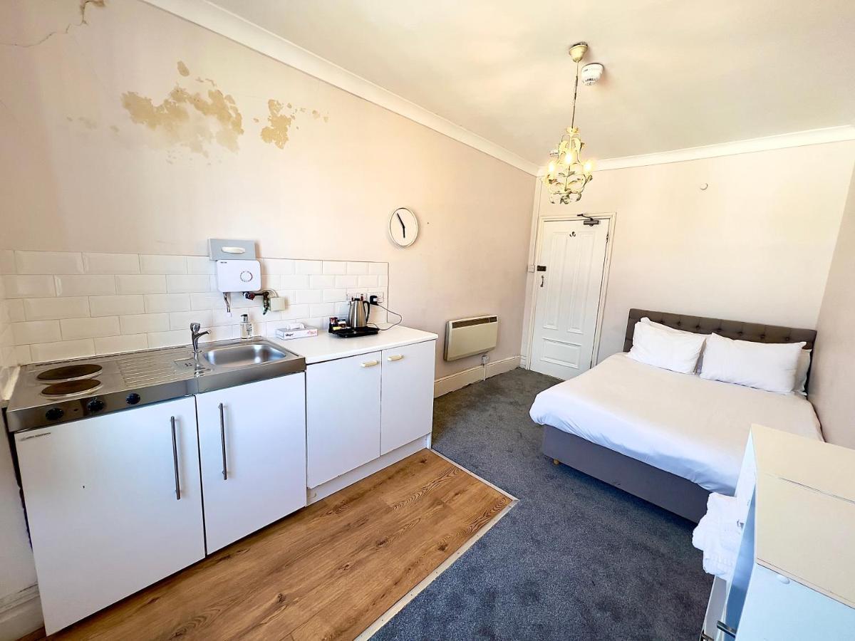 2 Bedroom In Westminster