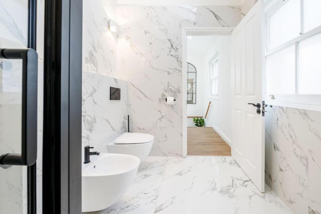Сasa de vacaciones House 10 Mins To Tower Bridge Hot Tub & Parking