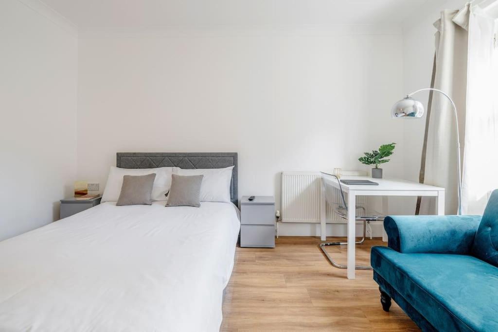 Сasa de vacaciones House 10 Mins To Tower Bridge Hot Tub & Parking
