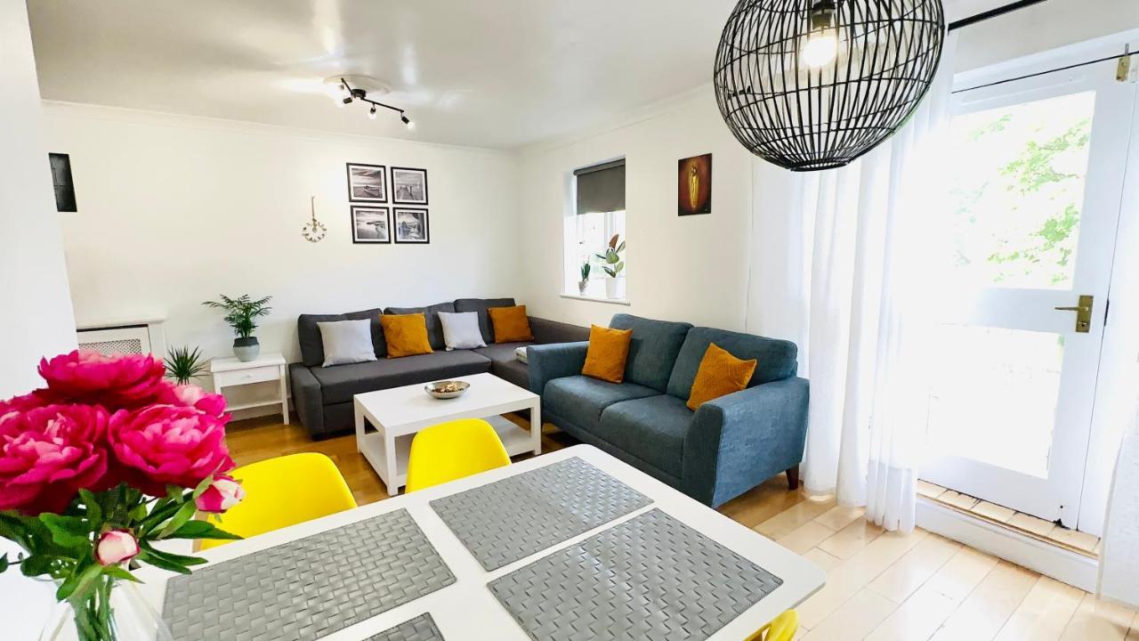 Amazing Location - Of London- 2 Bedroom Stunning Canal View House With Private Garden,parking & Balcony Apartamento *