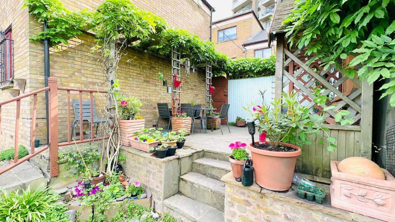 Apartamento Amazing Location - Of London- 2 Bedroom Stunning Canal View House With Private Garden,parking & Balcony *