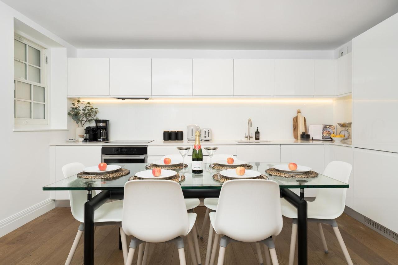 Aircon 2 Bedr, 3 Beds, 2 Bath Covent Garden, Subway Apartment London